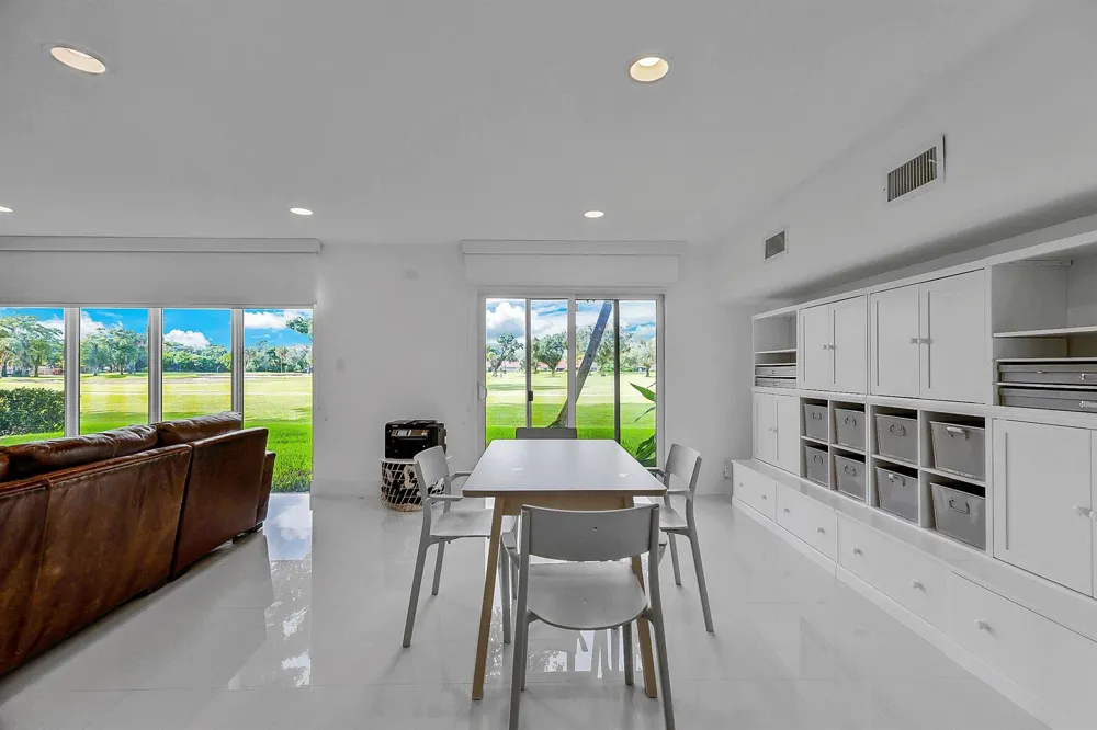 3759 Oaks Clubhouse Drive #P7 Pompano Beach, FL 33069