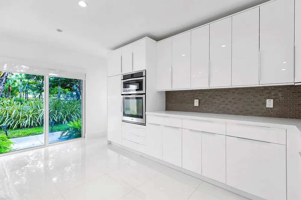 3759 Oaks Clubhouse Drive #P7 Pompano Beach, FL 33069