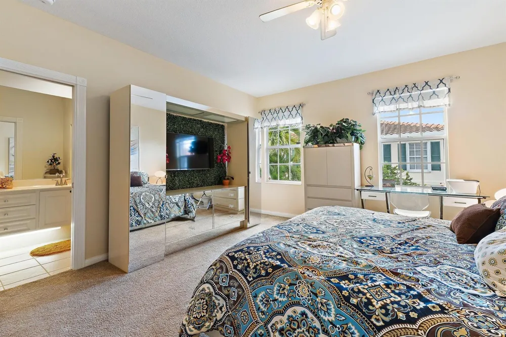 58 Tall Oaks Circle Tequesta, FL 33469