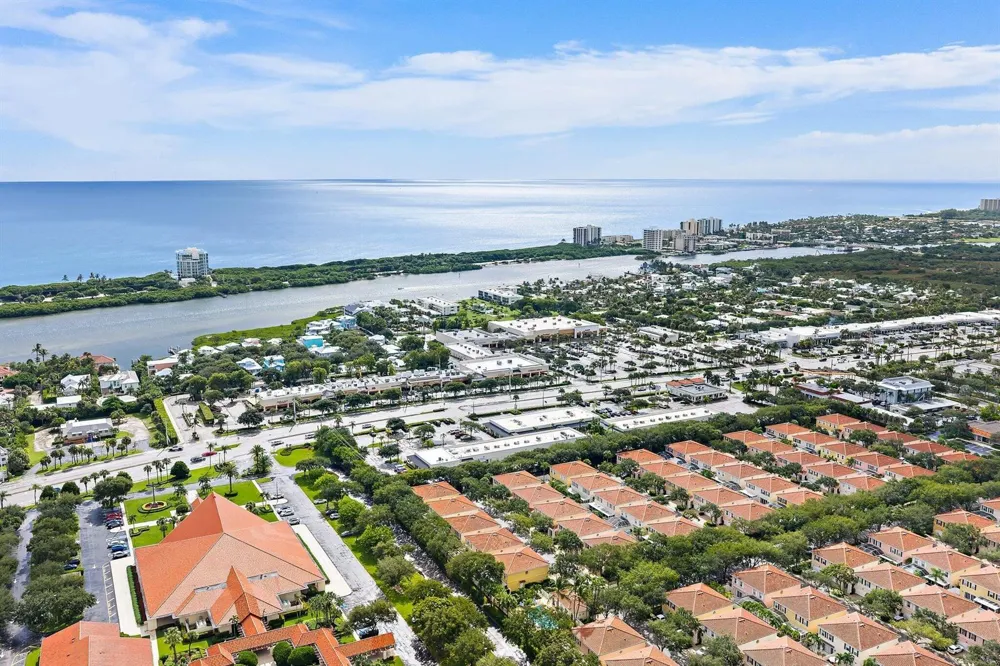 58 Tall Oaks Circle Tequesta, FL 33469