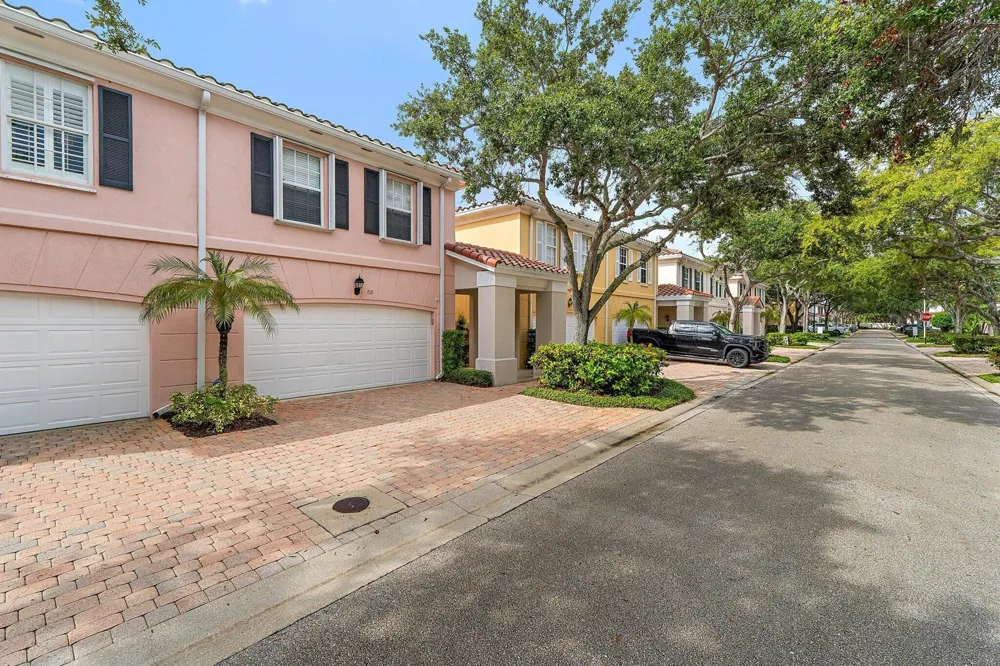 58 Tall Oaks Circle Tequesta, FL 33469