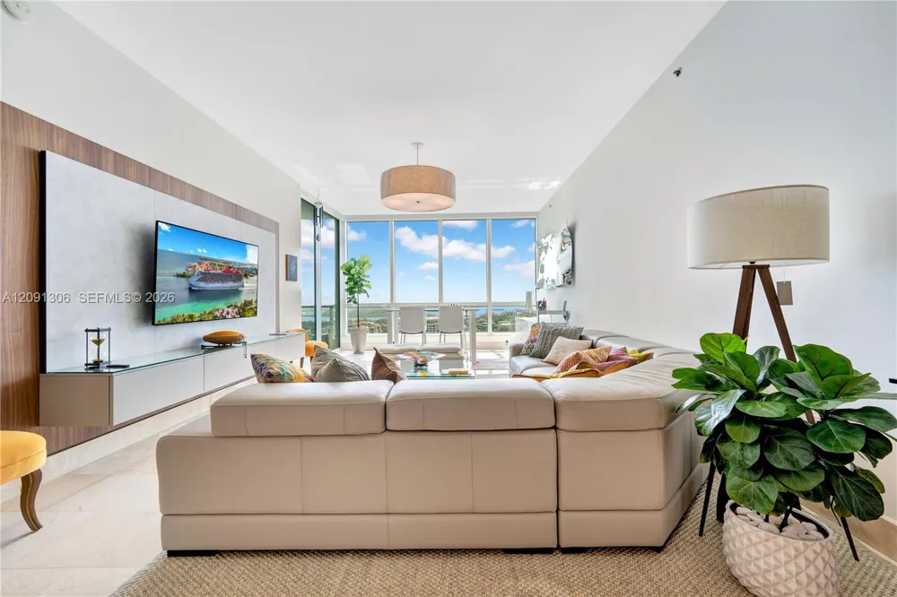100 S Pointe Dr #2403 Miami Beach, FL 33139