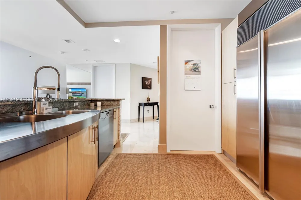 100 S Pointe Dr #2403 Miami Beach, FL 33139