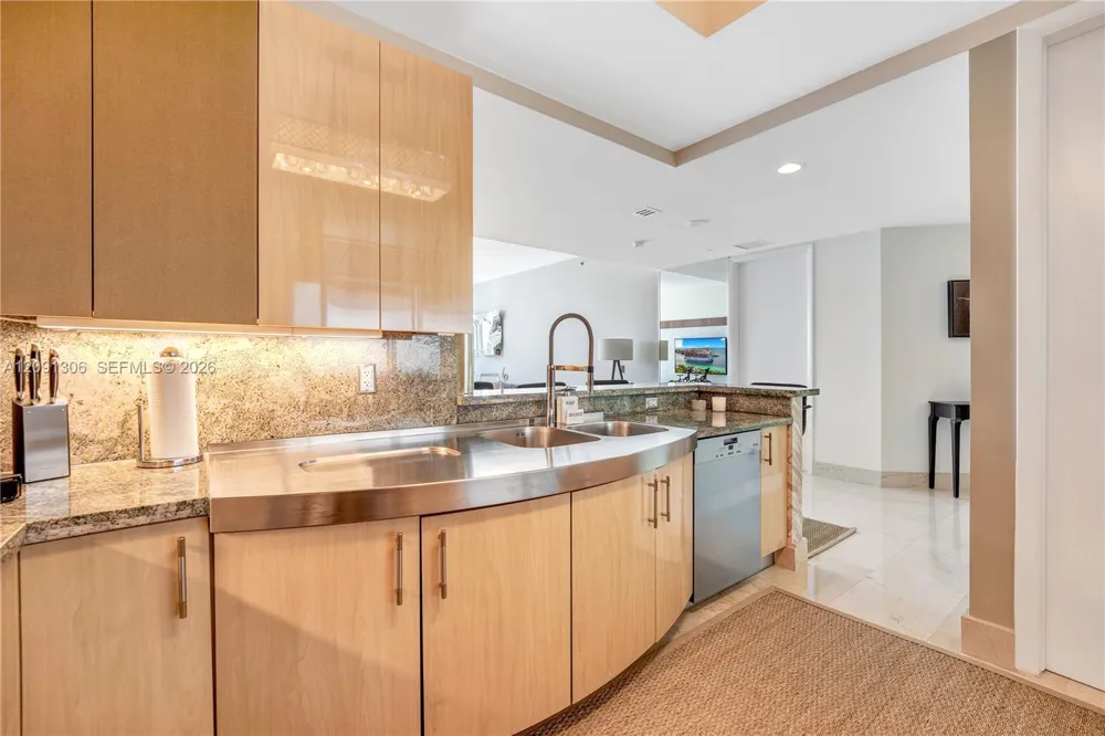100 S Pointe Dr #2403 Miami Beach, FL 33139