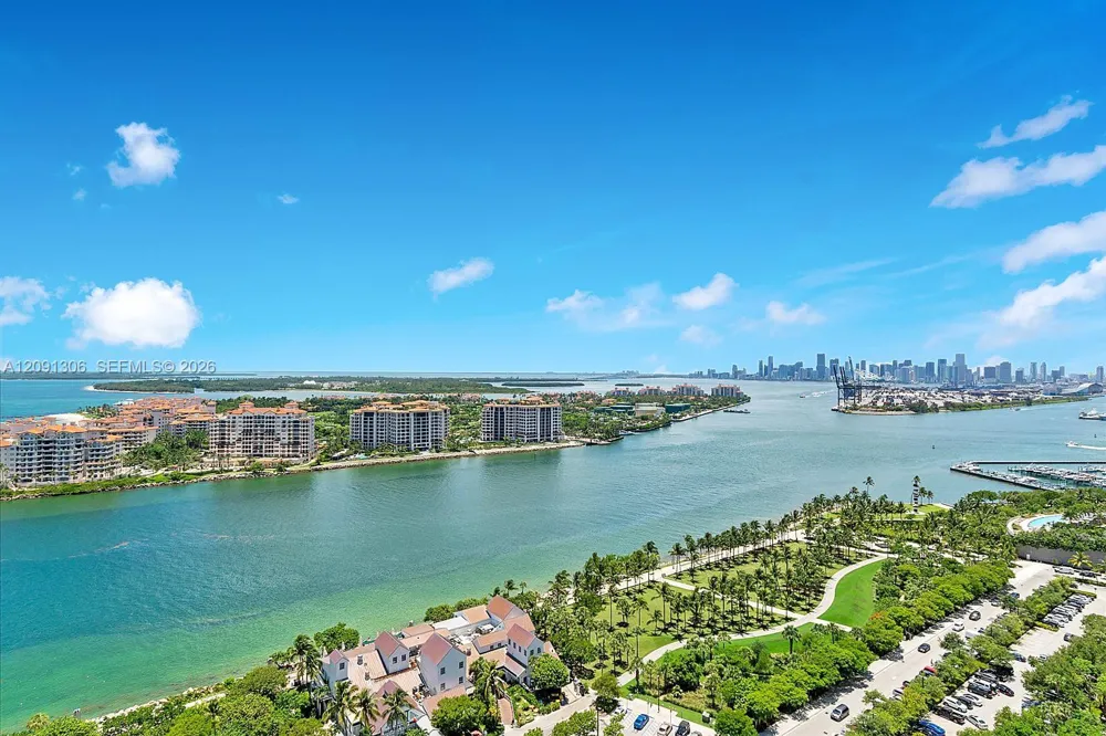 100 S Pointe Dr #2403 Miami Beach, FL 33139