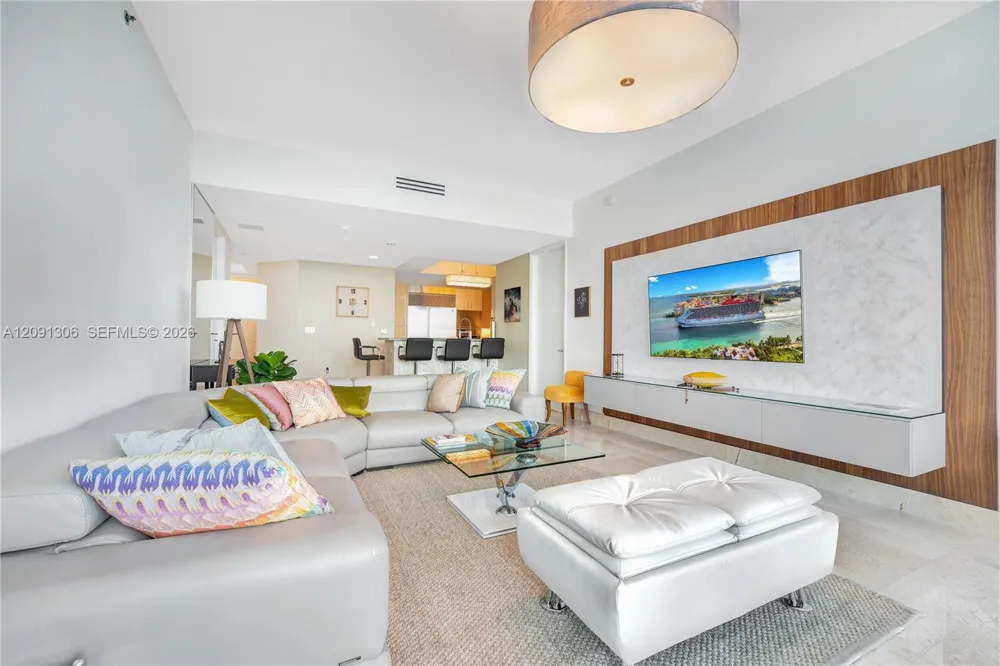 100 S Pointe Dr #2403 Miami Beach, FL 33139