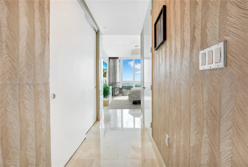 100 S Pointe Dr #2403 Miami Beach, FL 33139