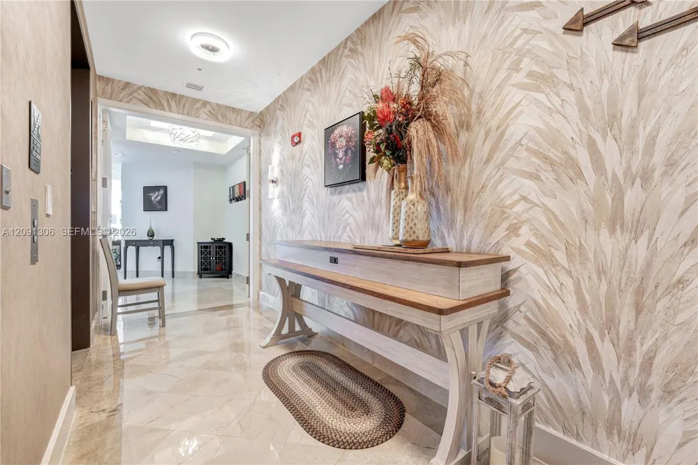 100 S Pointe Dr #2403 Miami Beach, FL 33139