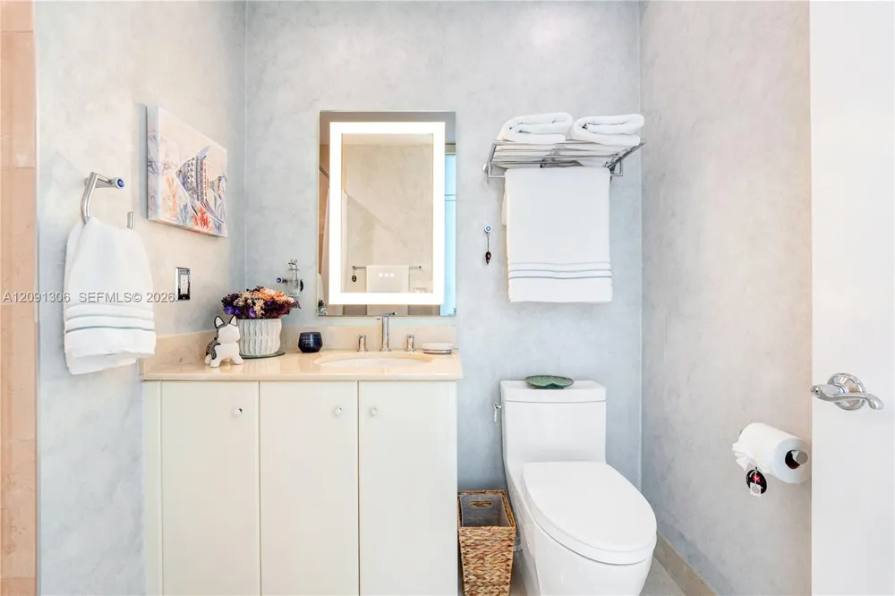 100 S Pointe Dr #2403 Miami Beach, FL 33139