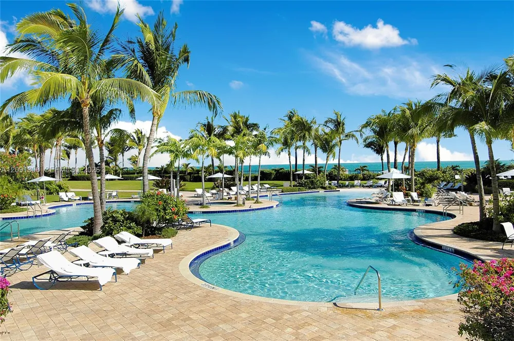 100 S Pointe Dr #2403 Miami Beach, FL 33139
