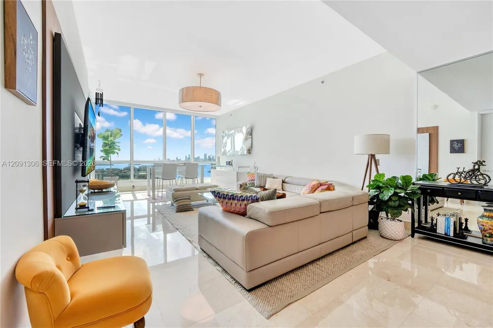 100 S Pointe Dr #2403 Miami Beach, FL 33139