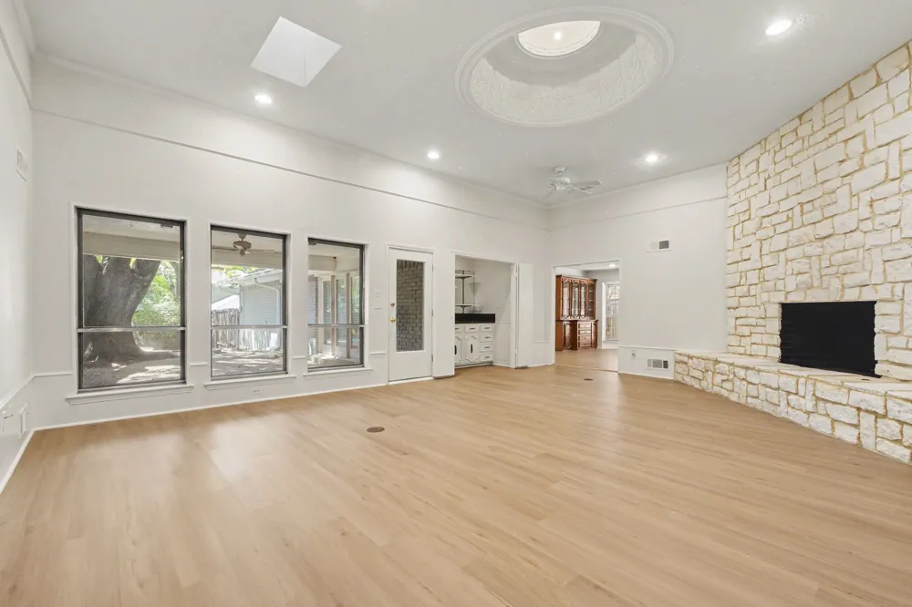 9632 Robin Meadow Drive Dallas, TX 75243