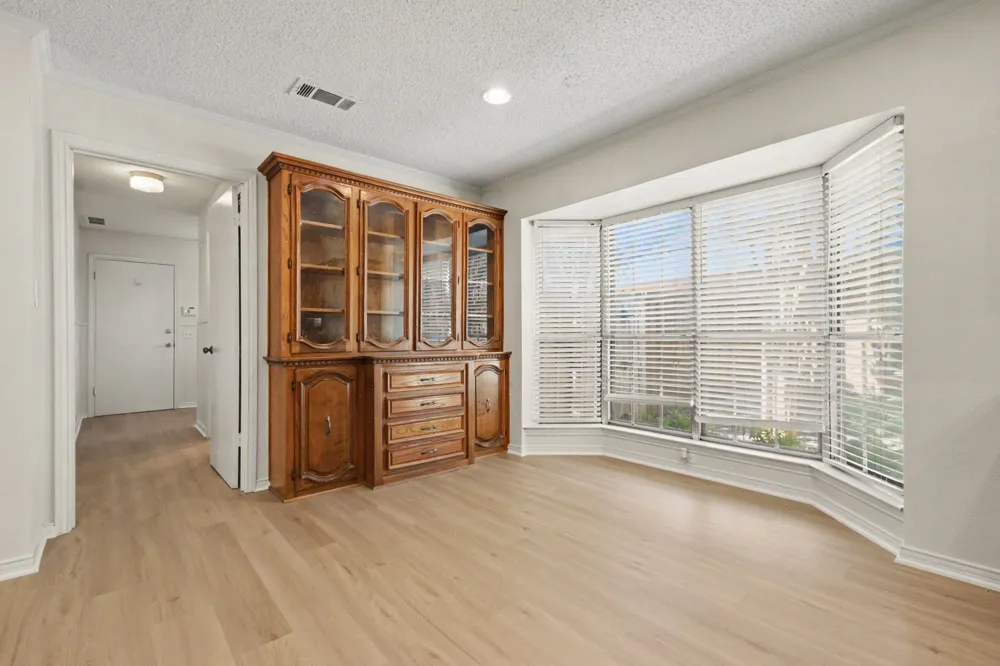 9632 Robin Meadow Drive Dallas, TX 75243