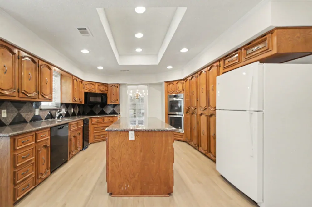 9632 Robin Meadow Drive Dallas, TX 75243