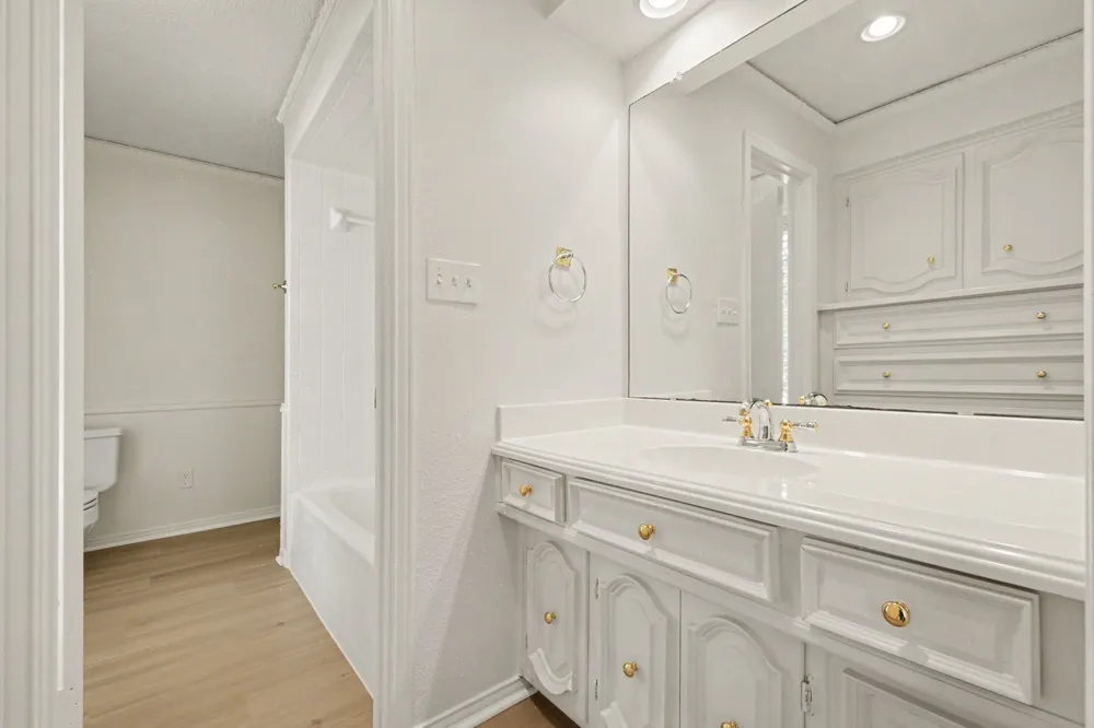 9632 Robin Meadow Drive Dallas, TX 75243