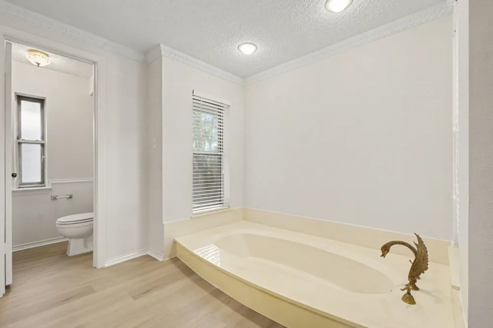 9632 Robin Meadow Drive Dallas, TX 75243