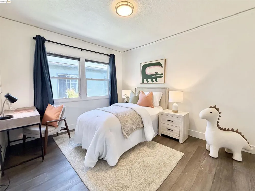 2521 24Th Ave Oakland, CA 94601