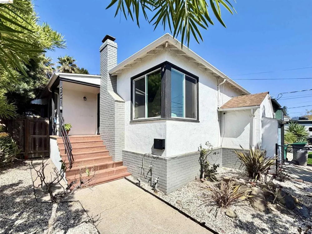 2521 24Th Ave Oakland, CA 94601