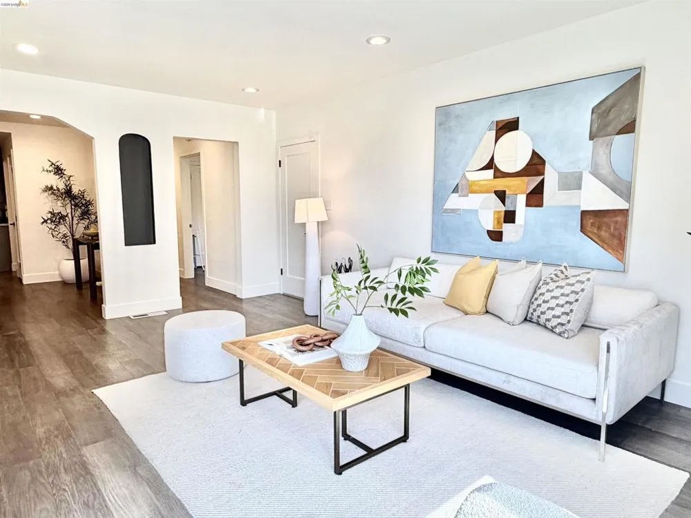 2521 24Th Ave Oakland, CA 94601