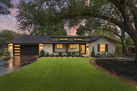 5703 Marilyn Drive