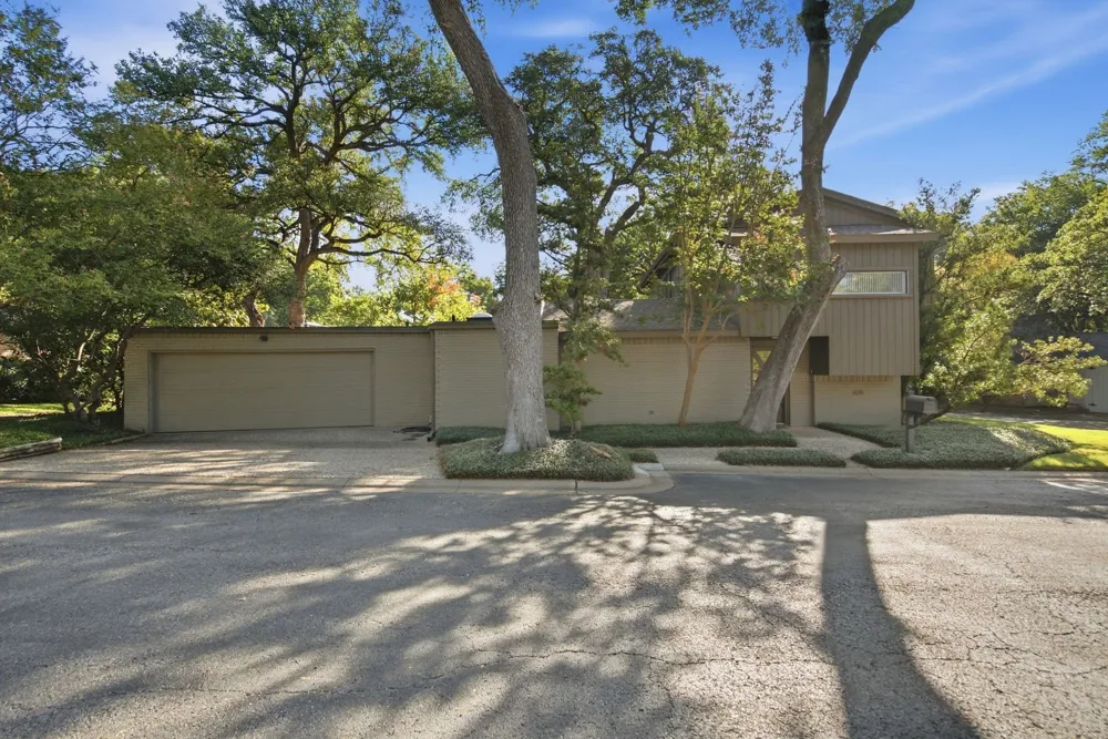 6128 Plum Valley Place Fort Worth, TX 76116