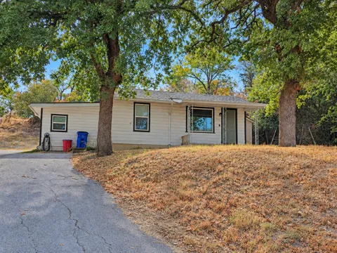 636 E Columbia Drive