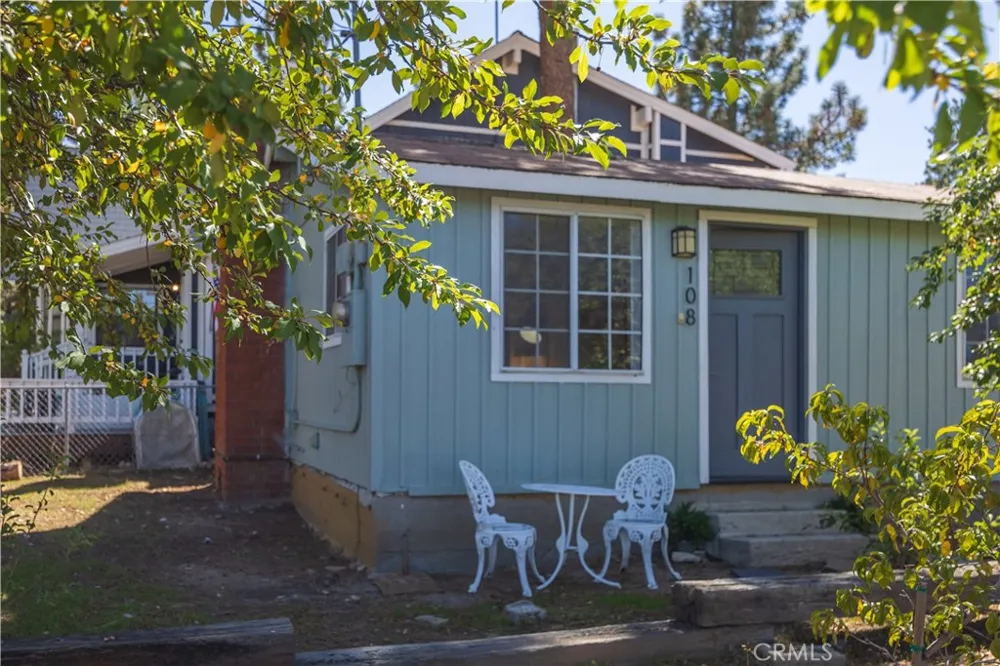 108 Cedar Lane Sugarloaf, CA 92386