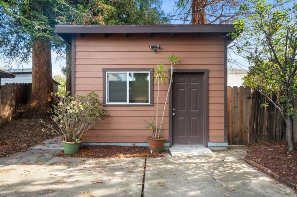 1057 47th Street Emeryville, CA 94608