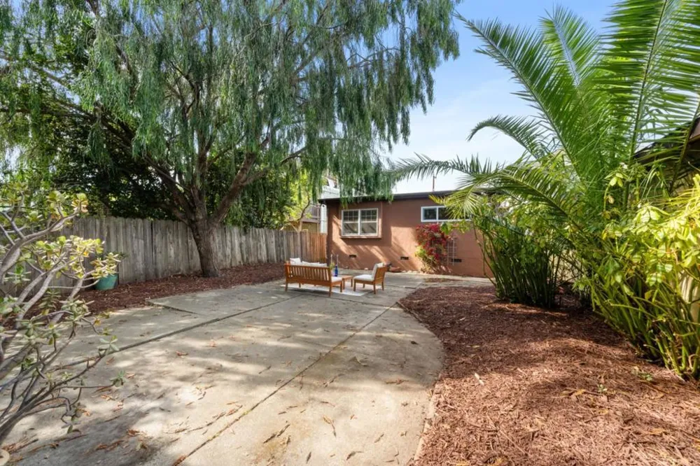 1057 47th Street Emeryville, CA 94608