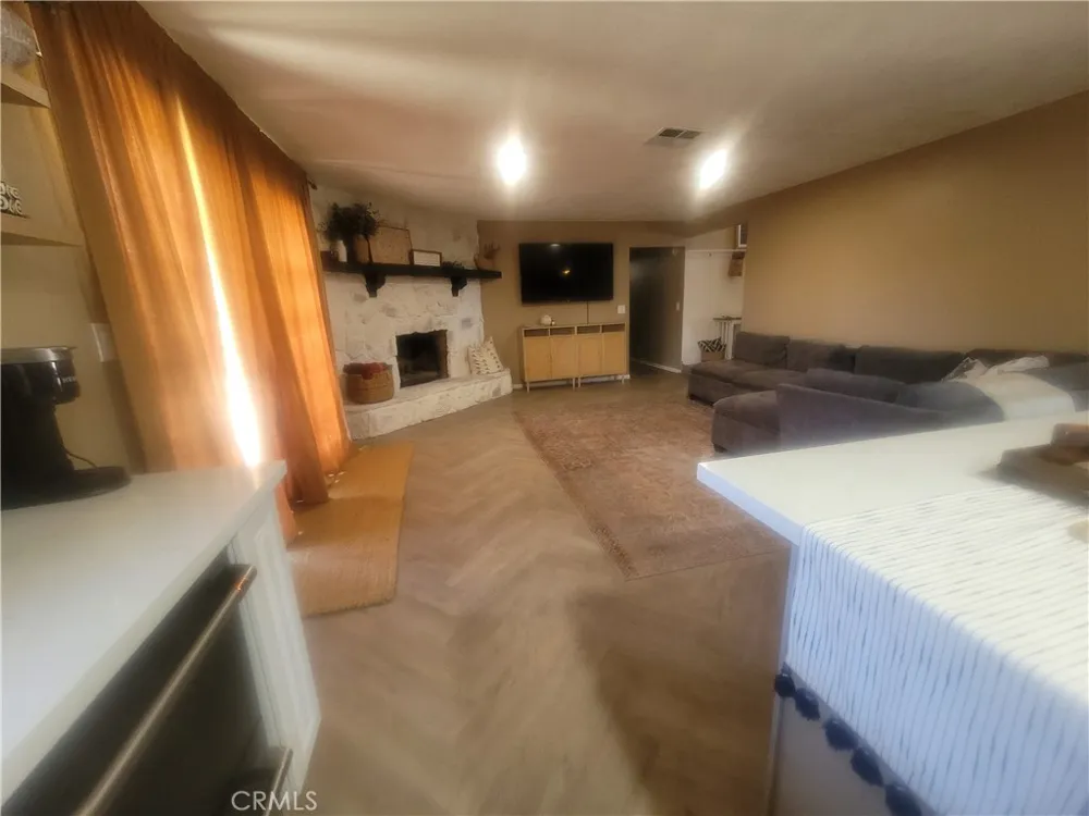 20061 Seneca Apple Valley, CA 92307
