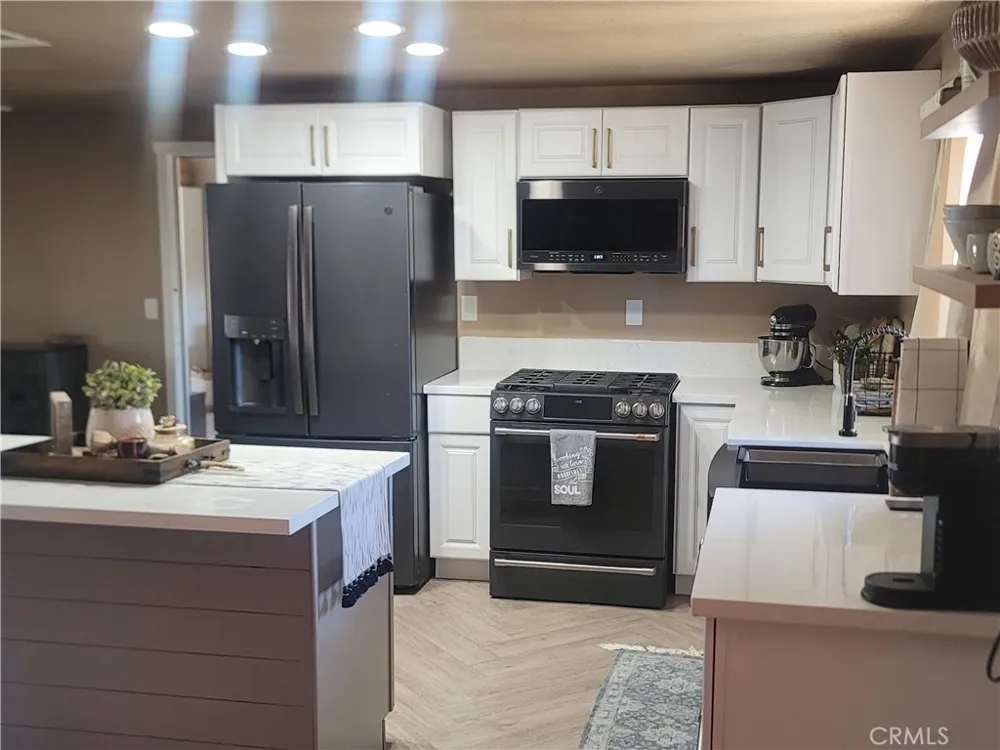 20061 Seneca Apple Valley, CA 92307