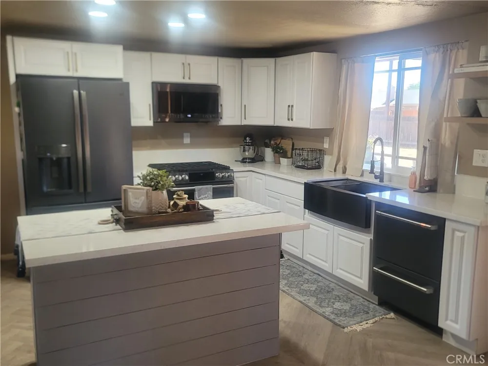 20061 Seneca Apple Valley, CA 92307