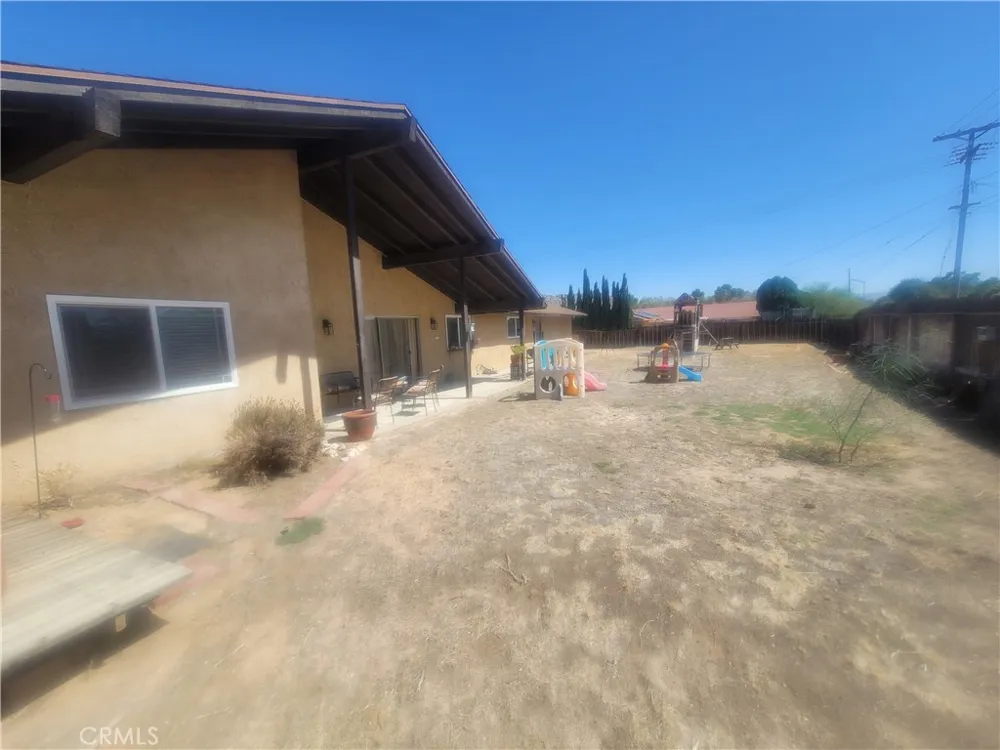 20061 Seneca Apple Valley, CA 92307