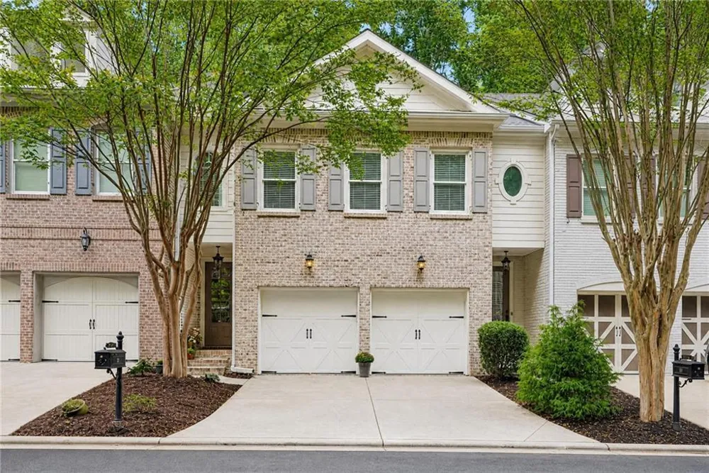 2640 Long Pointe Roswell, GA 30076