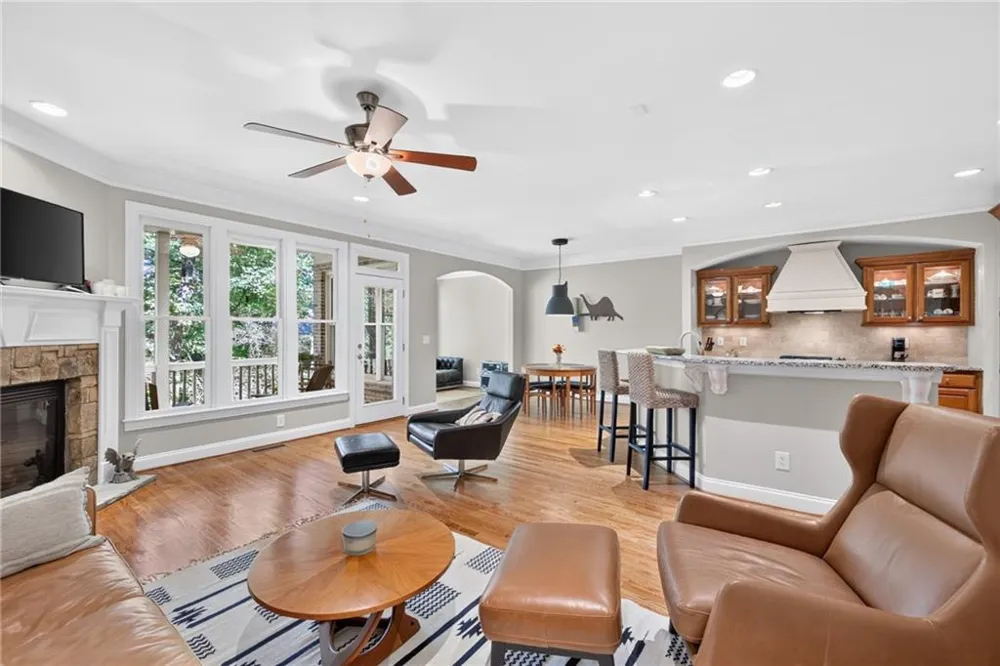 2640 Long Pointe Roswell, GA 30076