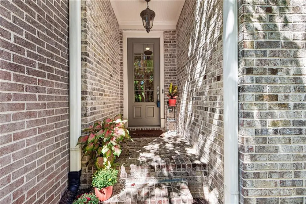 2640 Long Pointe Roswell, GA 30076