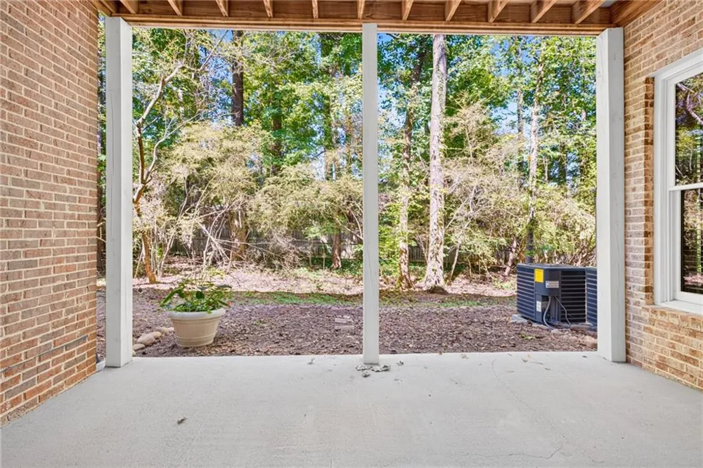 2640 Long Pointe Roswell, GA 30076