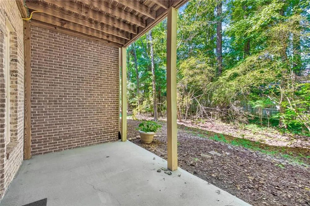 2640 Long Pointe Roswell, GA 30076
