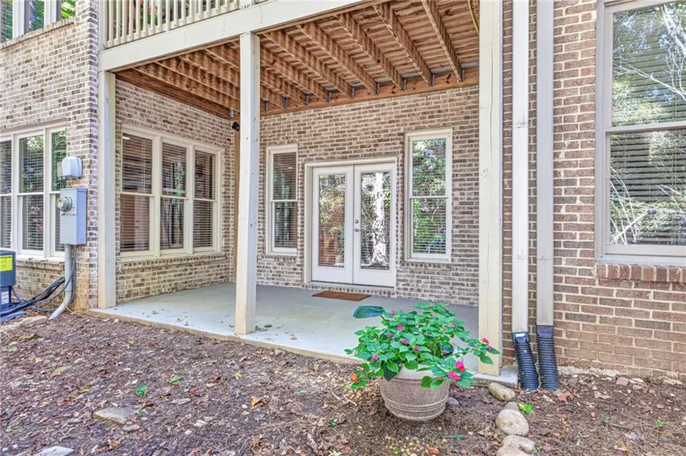 2640 Long Pointe Roswell, GA 30076
