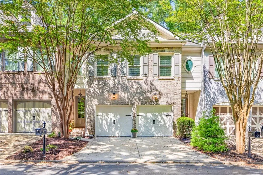 2640 Long Pointe Roswell, GA 30076