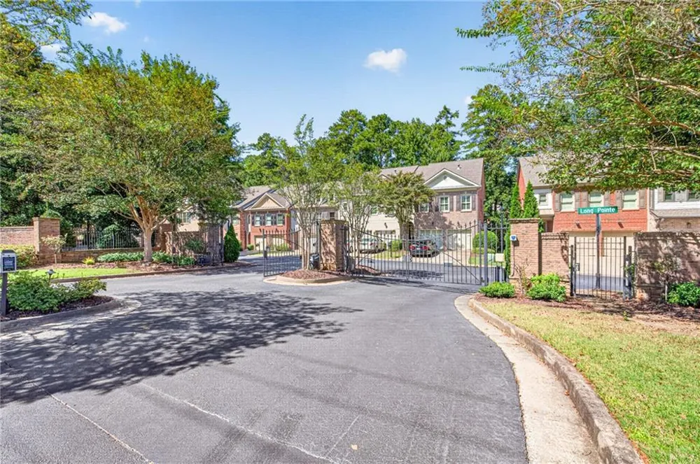2640 Long Pointe Roswell, GA 30076