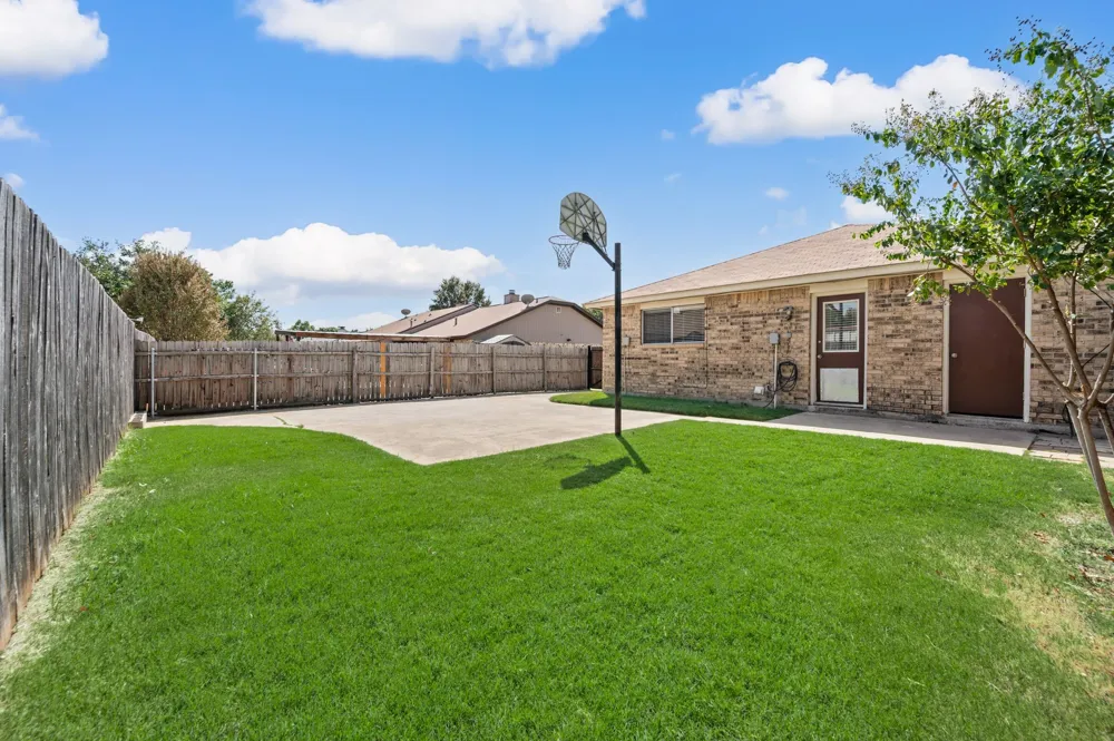3002 Clover Lane Euless, TX 76039
