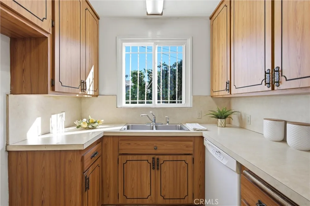 4264 Sanborn Avenue Lynwood, CA 90262