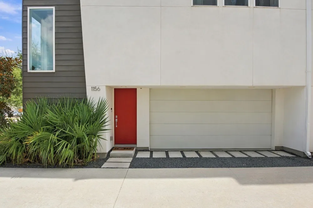 1156 W 19th Street Houston, TX 77008