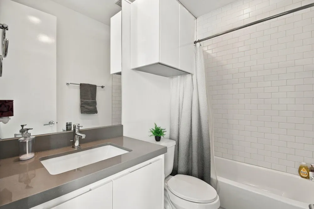 1156 W 19th Street Houston, TX 77008
