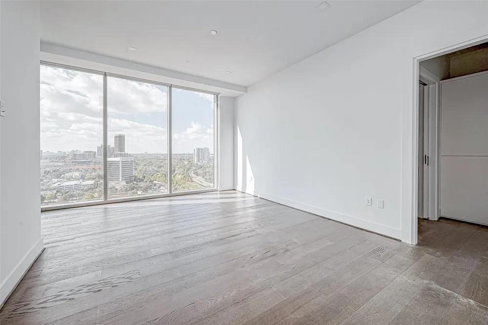 1711 Allen Parkway #1703 Houston, TX 77019