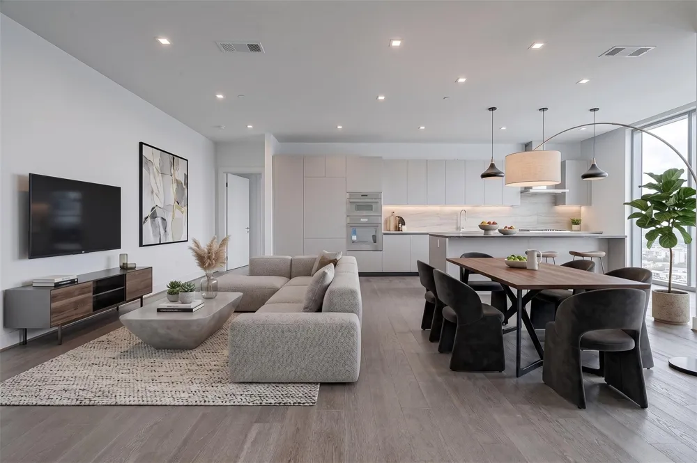 1711 Allen Parkway #1703 Houston, TX 77019
