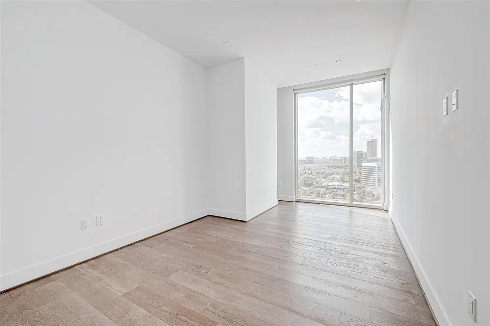 1711 Allen Parkway #1703 Houston, TX 77019