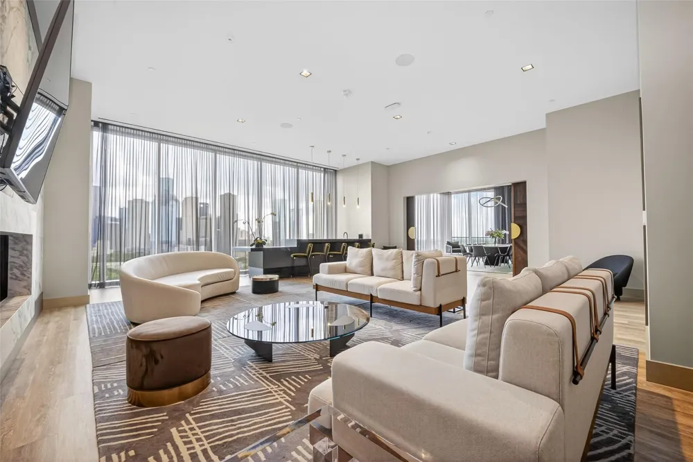 1711 Allen Parkway #1703 Houston, TX 77019