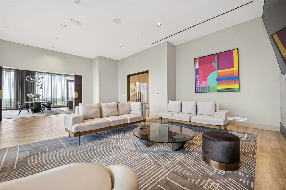 1711 Allen Parkway #1703 Houston, TX 77019